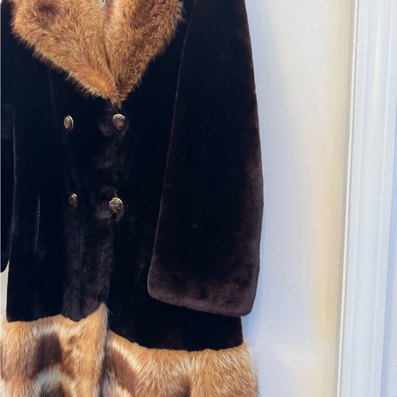 Vintage Shearling | Red Fox Fur Trim - Picture 7 of 13